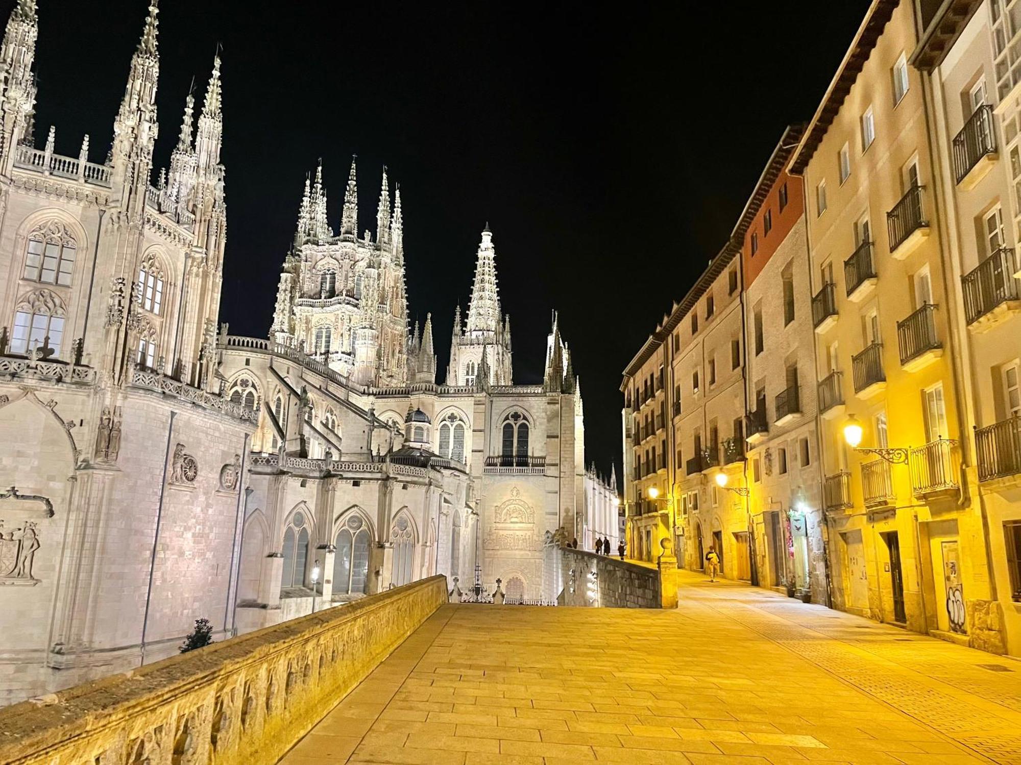 Contemplando La Catedral By Exclusive Burgo